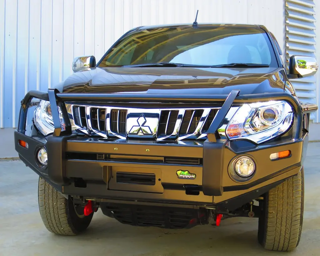 Ironman Airbag Compatible Bull Bar C/W In-Built Indicators & Fog Lamps For Mitsubishi L200