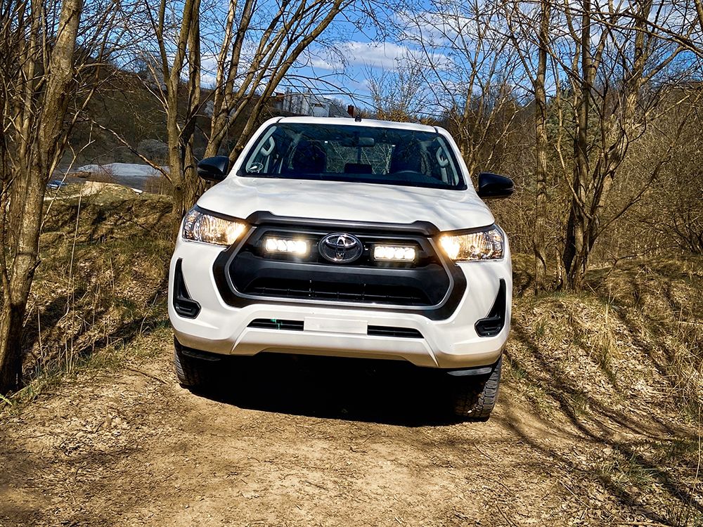 Lazer Toyota Hilux (Active, Icon and Invincible Models) (2021+) - Grille Mount Kit (includes: 2x Triple-R 750 Elite, 1x Grille Mount Brackets, 1x Wiring Kit)
