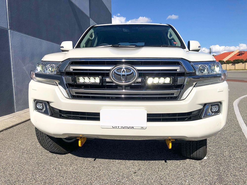 Lazer Toyota LC200 (2015-2021) - Grille Mount Kit (includes: 2 x Triple-R 750 Elite (Gen2), 1 x GM-LC200-01K, 1x Wiring Kit)