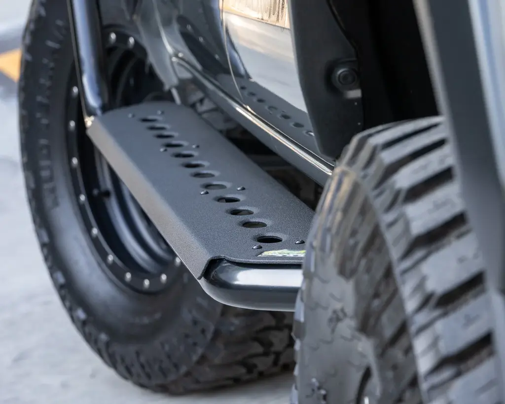 Ironman Premium Side Steps & Rails For Toyota LC 300 Series
