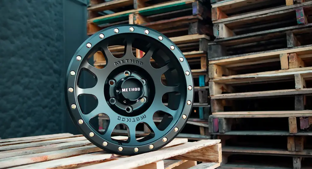 Method MR305 NV 18X9 +18MM Offset 6X139.7 108MM CB Matte Black / Gloss Black Lip Wheel - Suitable for Hilux/Prado 150/LC300