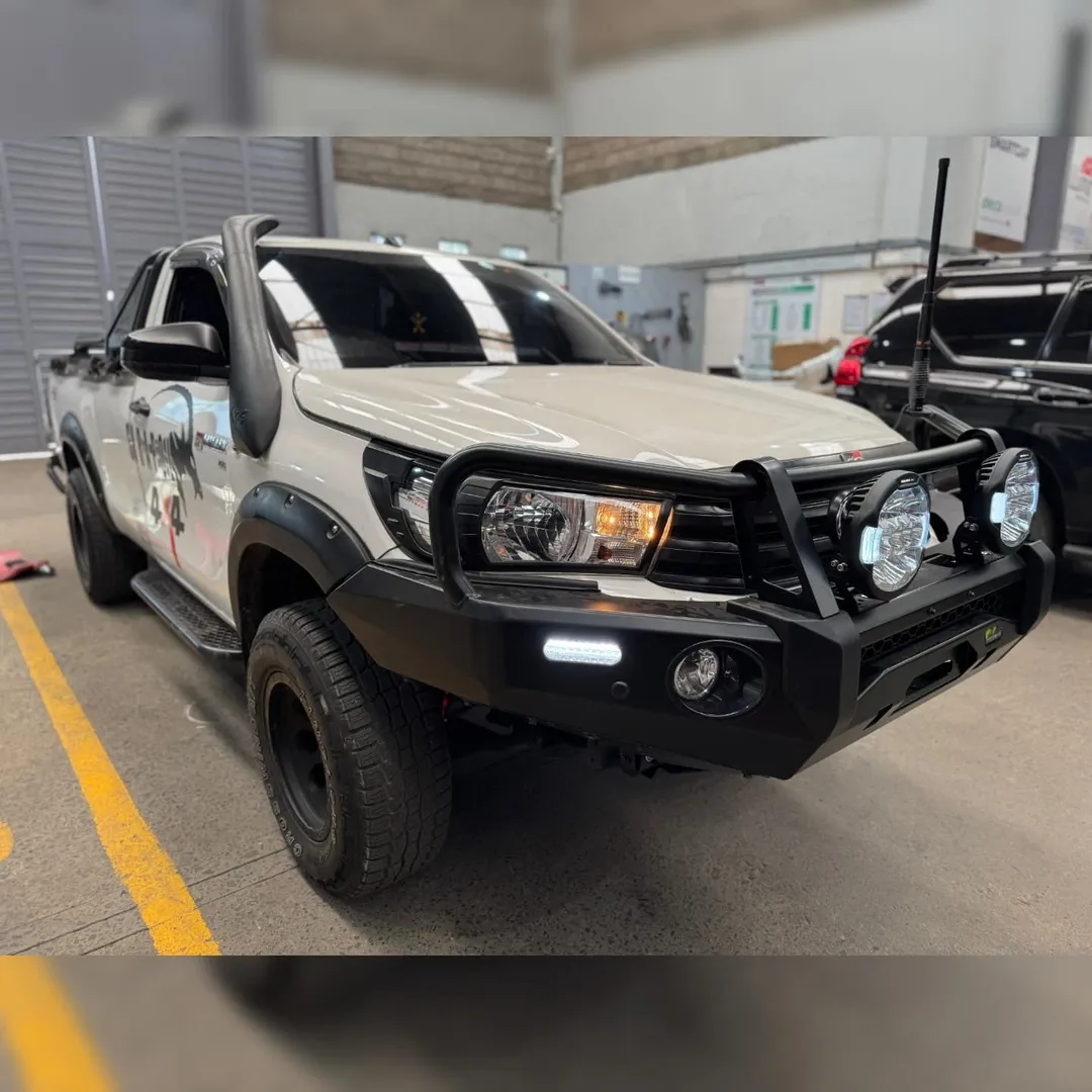 Ironman Deluxe Black Bull Bar - Toyota Hilux / Vigo - 2011+