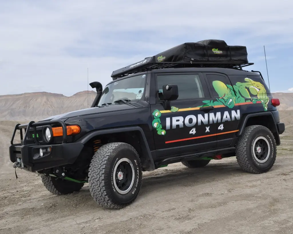 Ironman Airbag Compatible Bull Bar C/W In-Built Fog Lamps & Indicators For Toyota Fj Cruiser