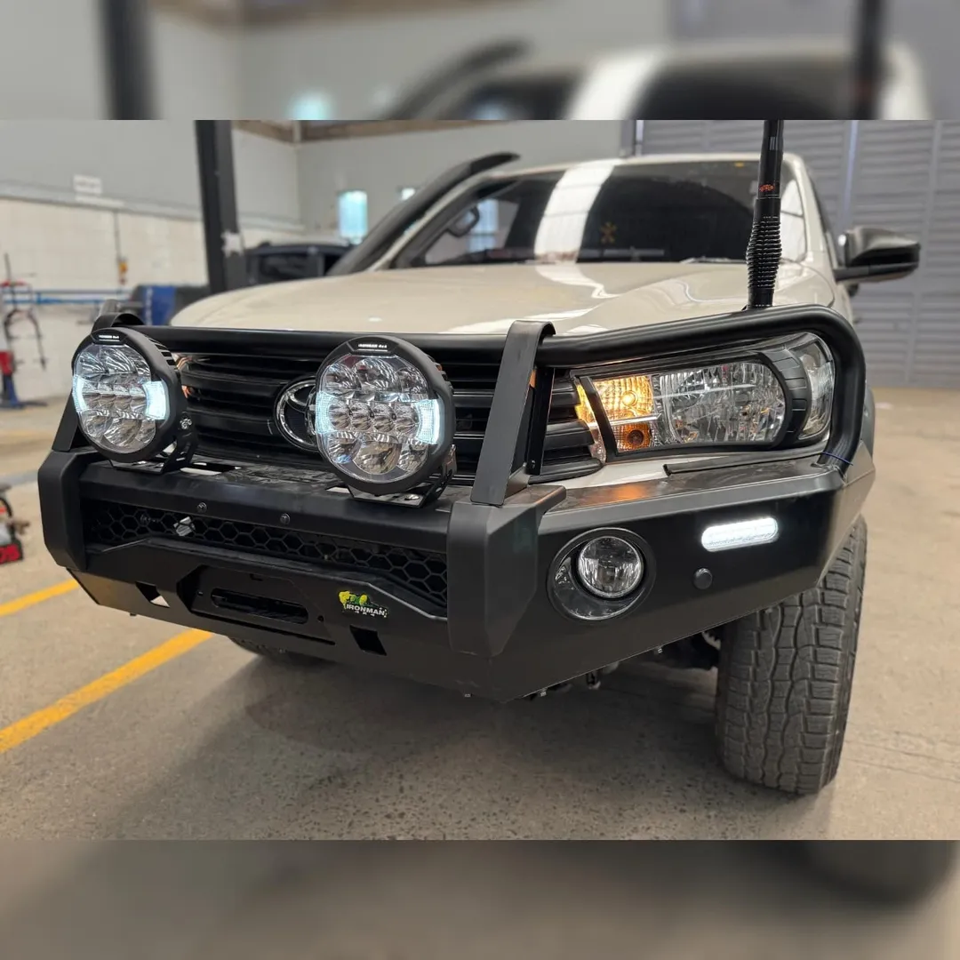 Ironman Deluxe Black Bull Bar - Toyota Hilux / Vigo - 2011+