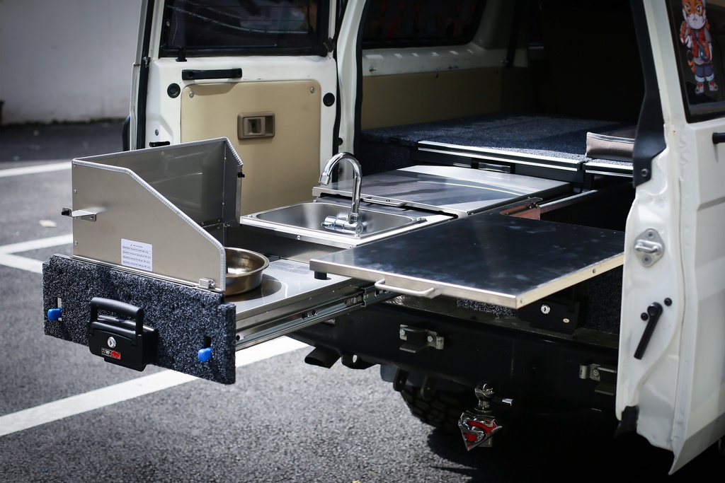 TRE 4X4 Kitchen Roller Drawer Kit