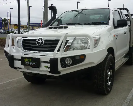 [BBCD033] Ironman Deluxe Black Bull Bar - Toyota Hilux / Vigo - 2011+
